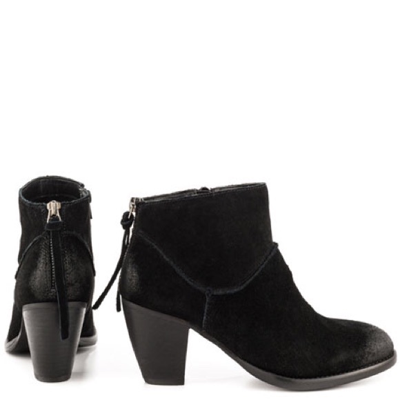 Steve Madden Black Suede Booties