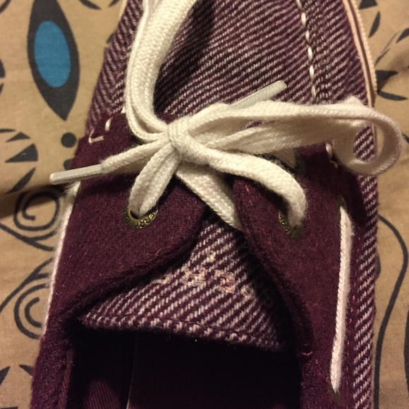 Gently used purple sperrys - Picture 2 of 4