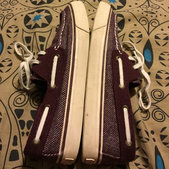 Gently used purple sperrys - Picture 3 of 4