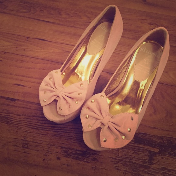 Shoes - Pink Studded Bow Wedges