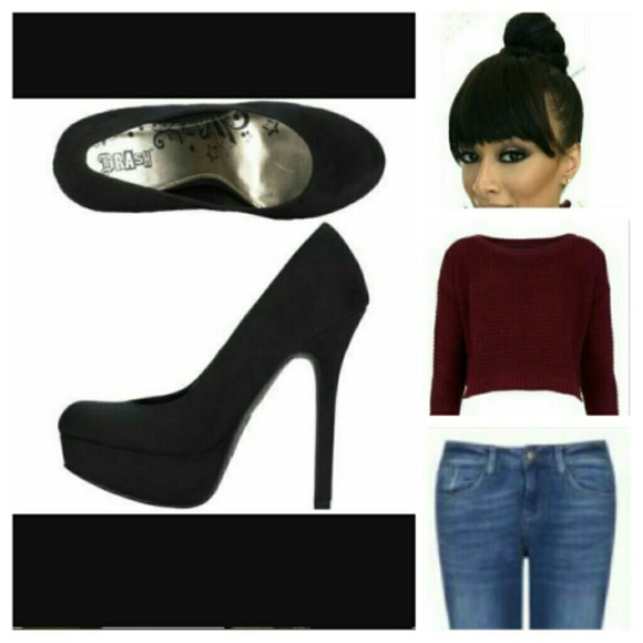 Black swayed pump heels