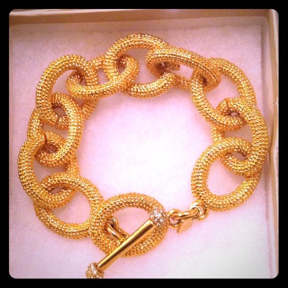 Banana Republic Gold Link Bracelet - Picture 1 of 1