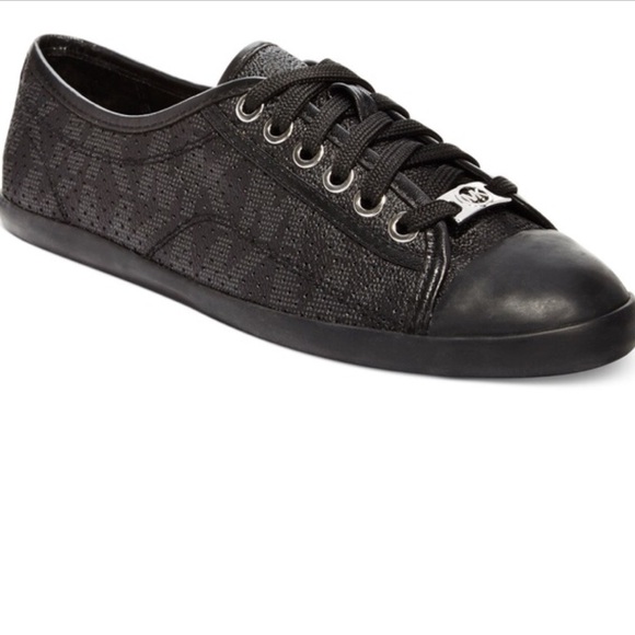 Michael Kors Shoes - Michael kors shoes💞last one🎅1 HR Sale