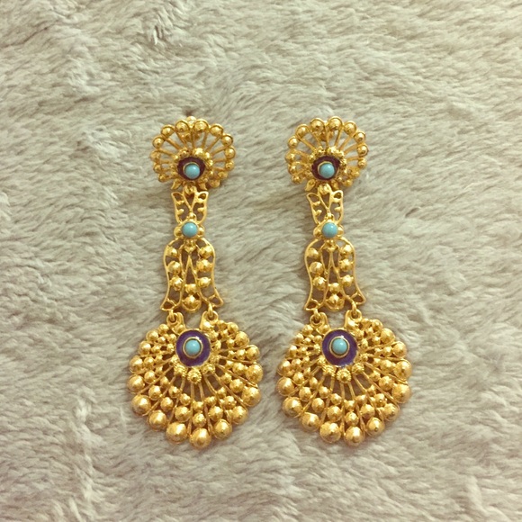 Pretty vintage earrings