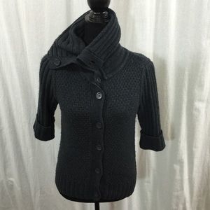 Beautiful knit 3 quater sleeve sweater sz medium