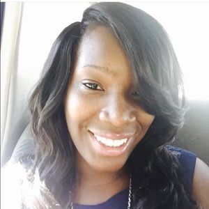 Meet your Posher, Khristine