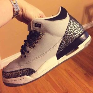 Wolf Grey Jordan Retro 3