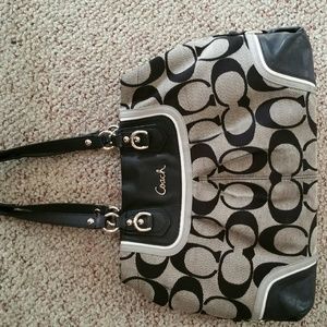 Auth coach purse
