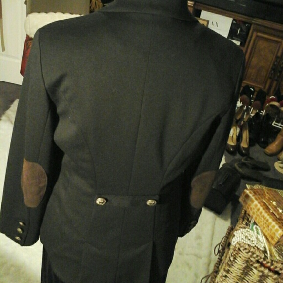 CLASSY Cass, Jacket! - Picture 3 of 4