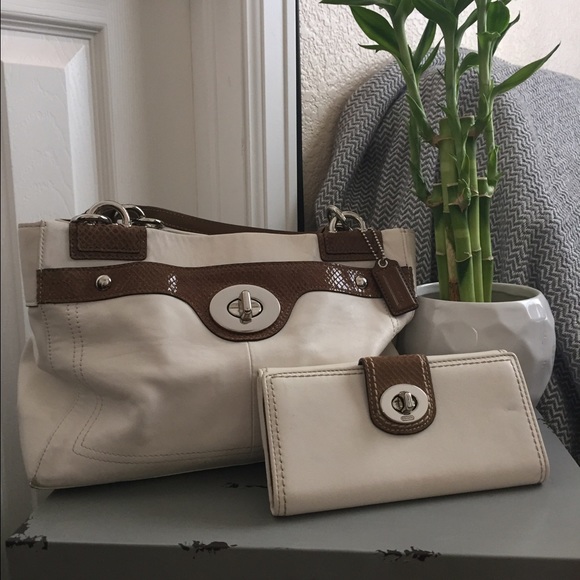 Coach Penelope w/ matching Turnlock wallet