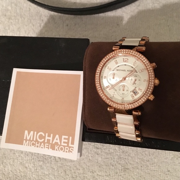 Michael kors rose gold watch with box - Picture 3 of 3