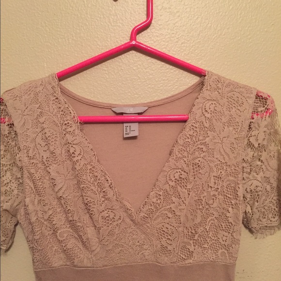 Tan lace top - Picture 2 of 3