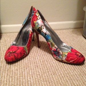 Jessica Simpson floral heels