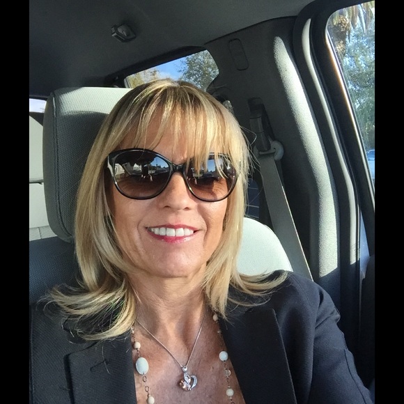 Meet your Posher, Joy - Picture 5 of 5