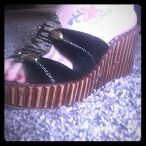 Black zebra wedge sandals