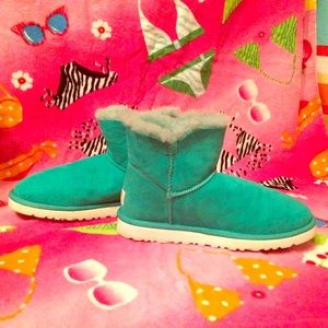 REDUCED 🎉Uggs Bailey button turquoise boots