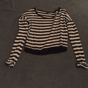 Joyce Leslie sweater Crop top!!