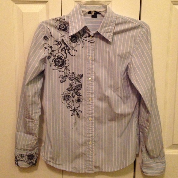 GAP Tops - Gap! Like new Pin stripe w/ floral detail shirt
