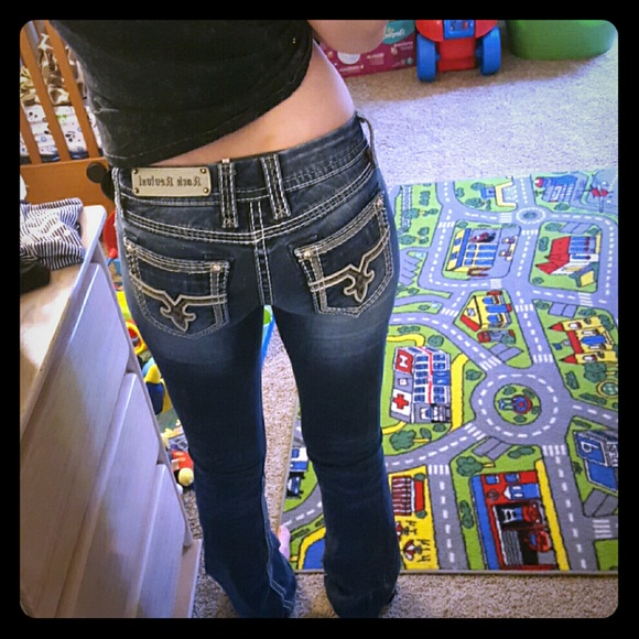 Trade with @carolevelyn ❌DO NOT BUY❌