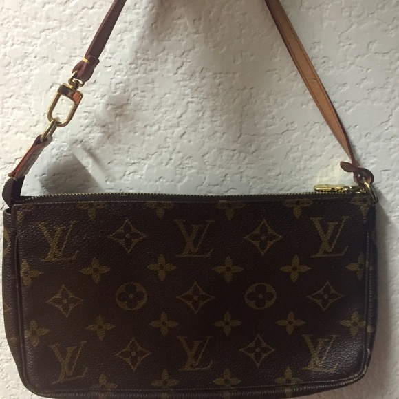 🚫SOLD🚫Authentic Louis Vuitton Pochette
