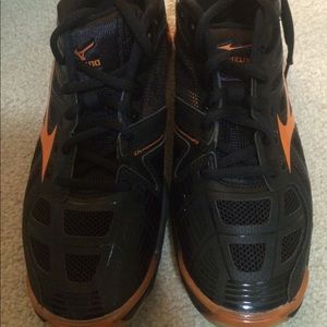 Mizuno volleyball shoes