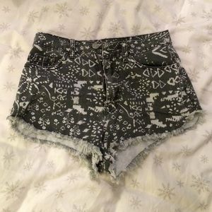 SOLD ❌❌❌ Gray and white patterned high shorts