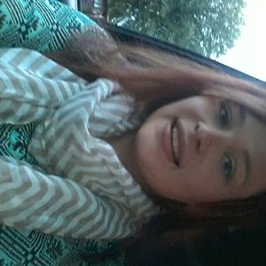 Meet your Posher, Alicia