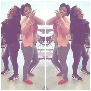 Meet your Posher, Leona