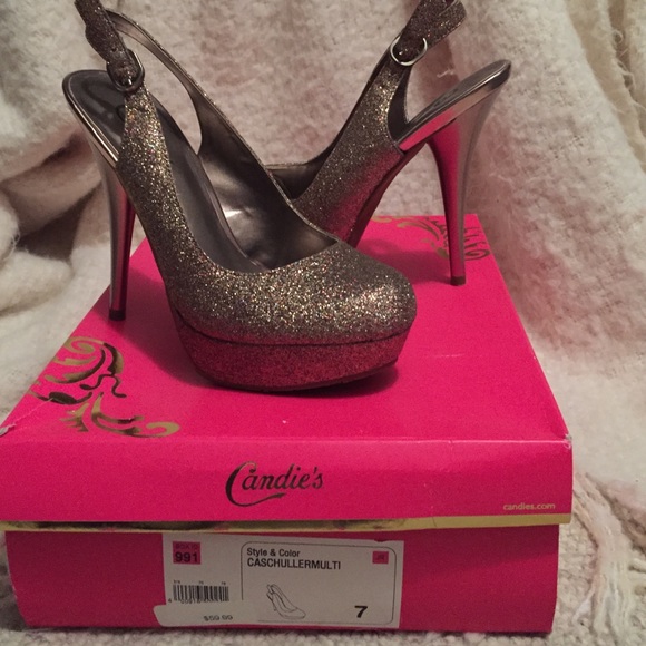 Candie's gold sparkle heels