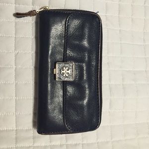 Tory burch wallet
