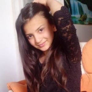 Meet your Posher, Khatera