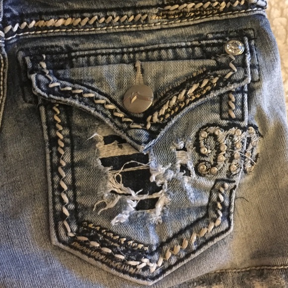 Miss Me denim shorts in good condition from Buckle