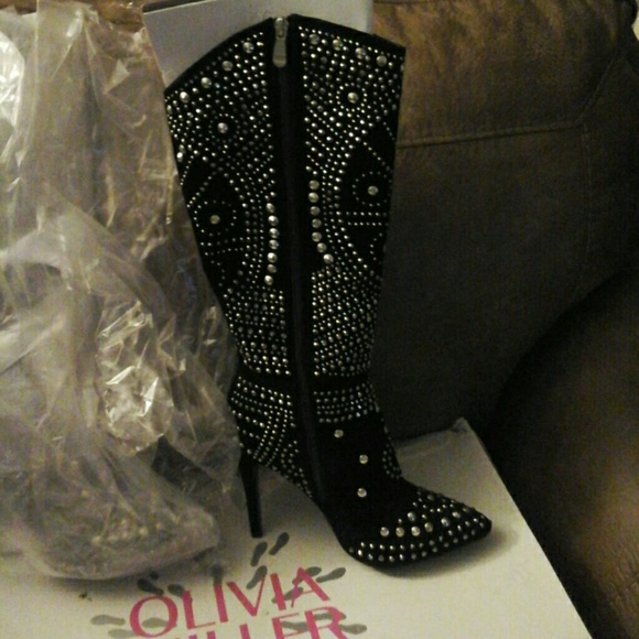 Sexy Boots! - Picture 2 of 4