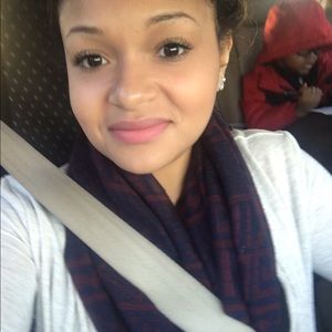 Meet your Posher, Jazmin