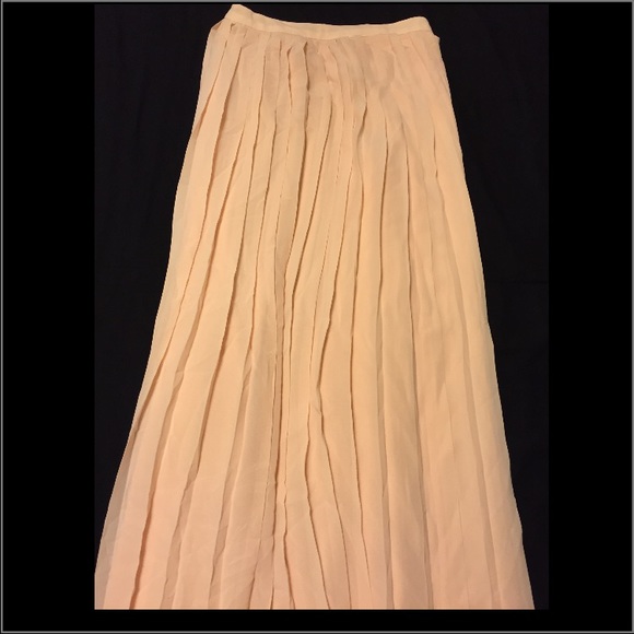 Beautiful long skirt !!