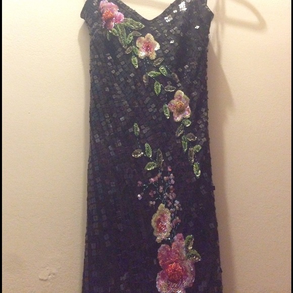 Cache black sequined thin spaghetti strap gown
