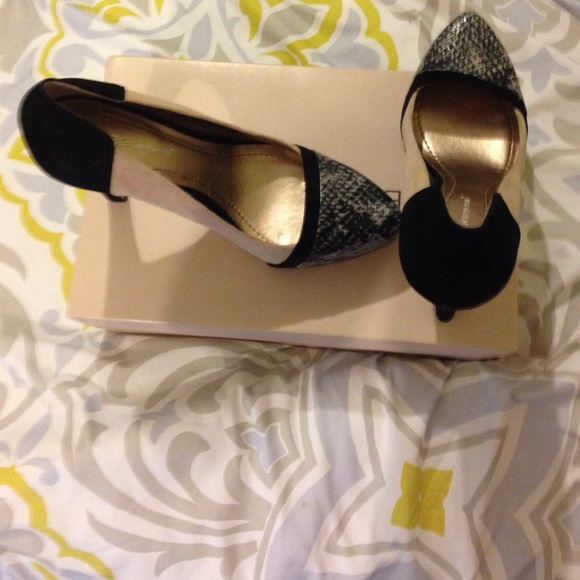 Cute color block heels. - Picture 2 of 4