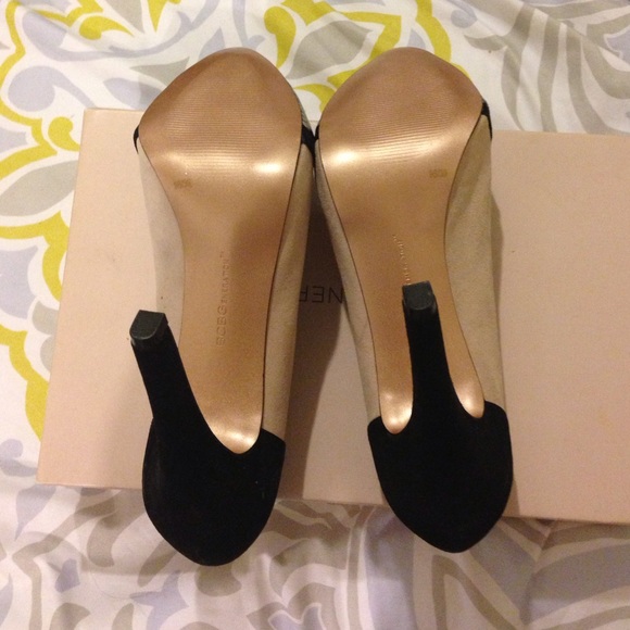 Cute color block heels. - Picture 3 of 4