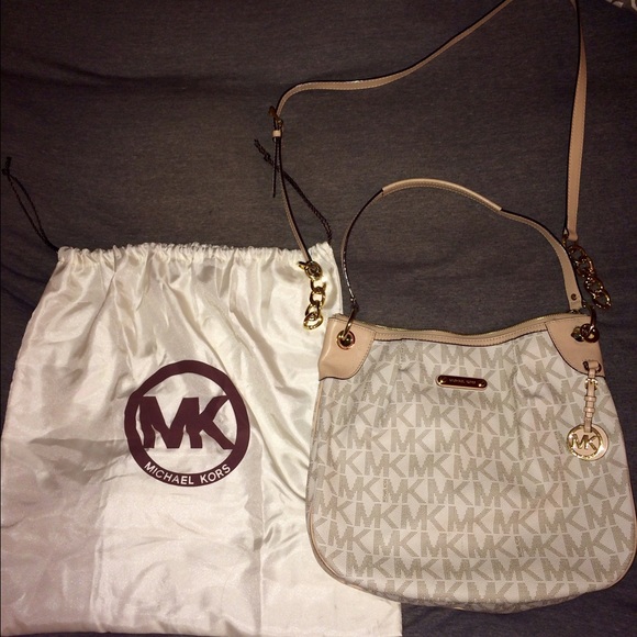 Michael Kors purse- New low price!