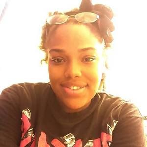 Meet your Posher, Justina