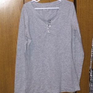 Long sleeve shirt with buttons