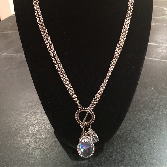2 in 1 silver necklace with crystal pendant.