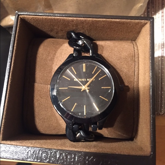 ‼️SOLD ON MERC‼️BNIB Black Michael Kors watch