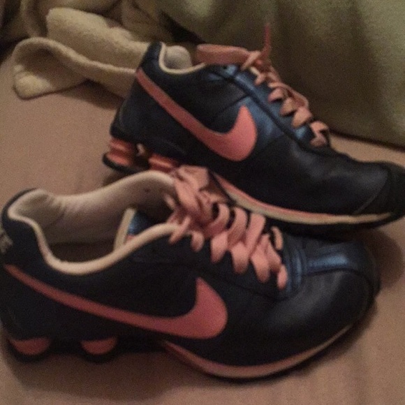 Deep blue & pink NIKE SHOCKS