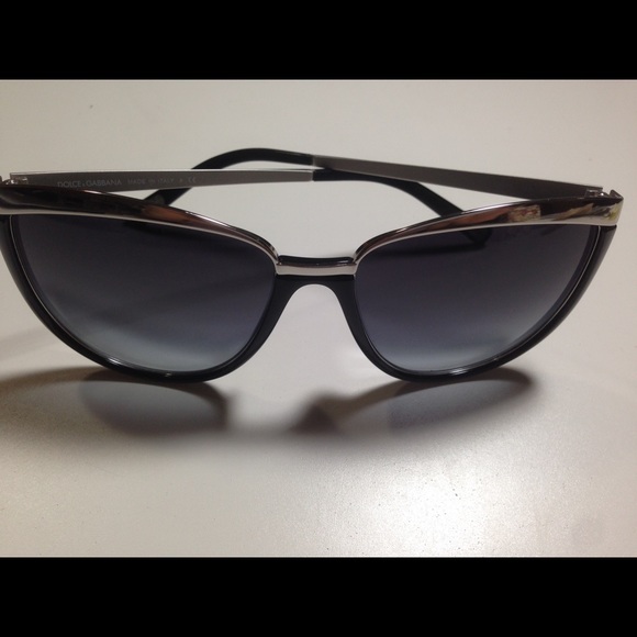 Black cat eye D&G sunglasses - Picture 3 of 4