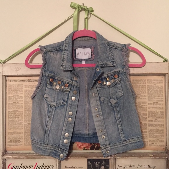 dELiA*s cropped denim vest