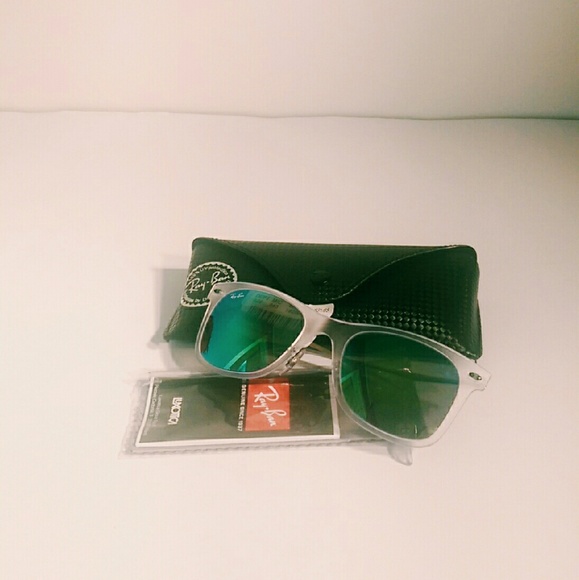 Ray-Ban Accessories - Ray Ban Wayferer Light Grey Sunglasses