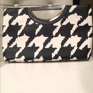 NWOT The Limited Oversized Clutch -l
