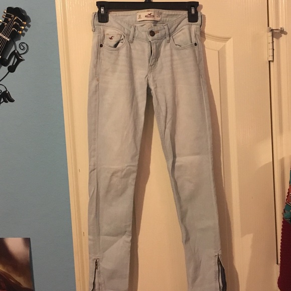 Hollister Super Skinny Jeans; SIZE 00 W23