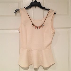 CUTE FITTING SHIRT WITH JEWEL PIECE